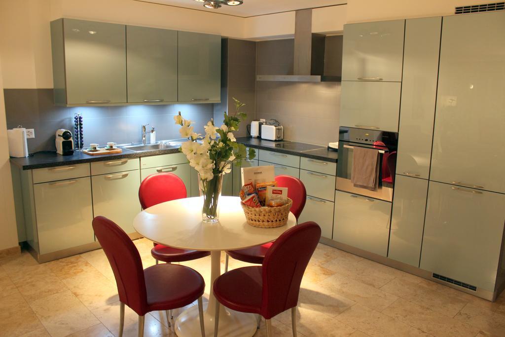 Montreux Lake View Apartments City Centre Экстерьер фото
